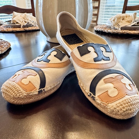 Tory Burch Canvas & Jute Espadrilles - Cream, Navy, Tan - sz 7 - Lightly Worn - Picture 2 of 8